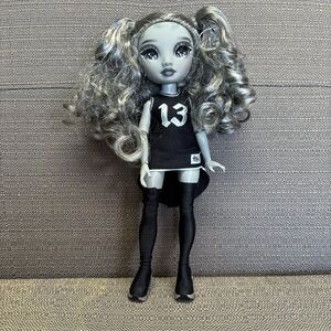 Rainbow High Doll Minnie Choi K-pop Royal 3